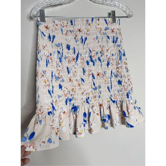 BCBGeneration Floral Spring Smocked Mini Skirt SIZE S - Picture 5 of 7